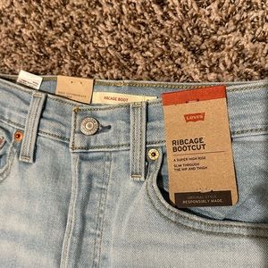 Levi Ribcage Bootcut (super high rise) brand new